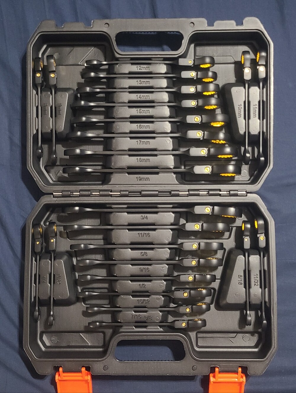 24 Piece SAE & Metric Flex-Head 72-Tooth Ratchet Wrench Set w/Case, New In Box!